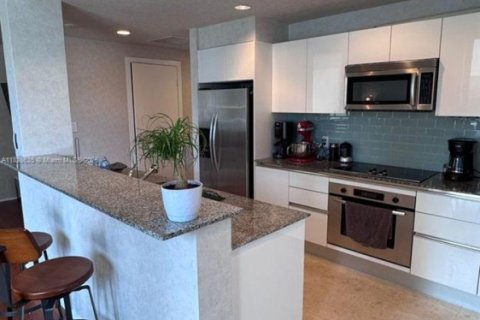 Condominio en venta en Miami, Florida, 1 dormitorio, 108.42 m2 № 1937253 - foto 2