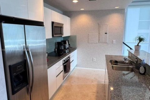 Condo in Miami, Florida, 1 bedroom  № 1937253 - photo 6