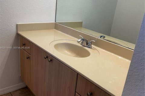 Touwnhouse à louer à Miramar, Floride: 3 chambres, 139.82 m2 № 2076455 - photo 15