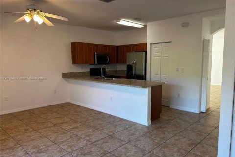 Touwnhouse à Miramar, Floride 3 chambres, 139.82 m2 № 2076455