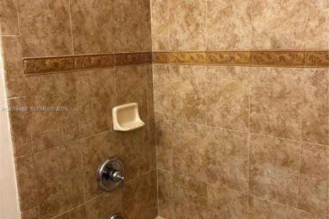 Touwnhouse à louer à Miramar, Floride: 3 chambres, 139.82 m2 № 2076455 - photo 10