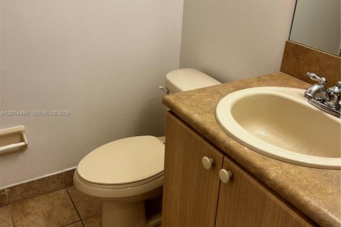 Touwnhouse à louer à Miramar, Floride: 3 chambres, 139.82 m2 № 2076455 - photo 12