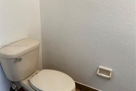 Touwnhouse à louer à Miramar, Floride: 3 chambres, 139.82 m2 № 2076455 - photo 7