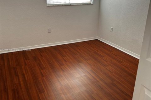 Touwnhouse à louer à Miramar, Floride: 3 chambres, 139.82 m2 № 2076455 - photo 14