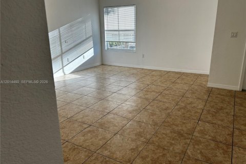 Touwnhouse à louer à Miramar, Floride: 3 chambres, 139.82 m2 № 2076455 - photo 5