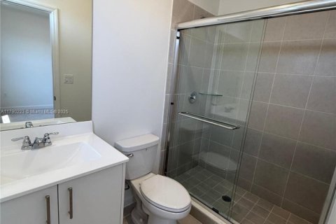 Снять в аренду таунхаус в Хомстед, Флорида 3 спальни, № 1939430 - фото 17