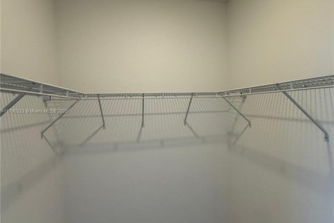 Снять в аренду таунхаус в Хомстед, Флорида 3 спальни, № 1939430 - фото 16