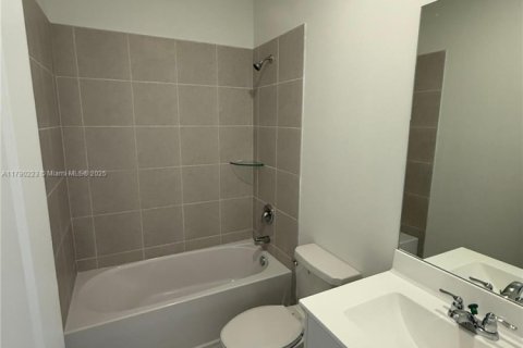 Снять в аренду таунхаус в Хомстед, Флорида 3 спальни, № 1939430 - фото 14