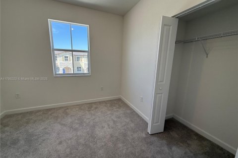 Снять в аренду таунхаус в Хомстед, Флорида 3 спальни, № 1939430 - фото 12