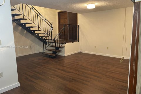 Condo in Miami, Florida, 2 bedrooms  № 1889364 - photo 3