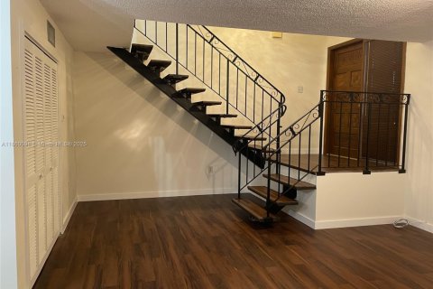 Condo in Miami, Florida, 2 bedrooms  № 1889364 - photo 12