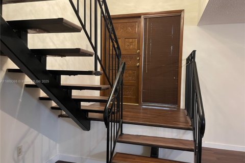 Condo in Miami, Florida, 2 bedrooms  № 1889364 - photo 16