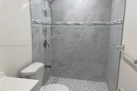 Condo in Miami, Florida, 2 bedrooms  № 1889364 - photo 20
