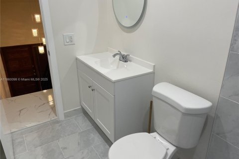 Condo in Miami, Florida, 2 bedrooms  № 1889364 - photo 21