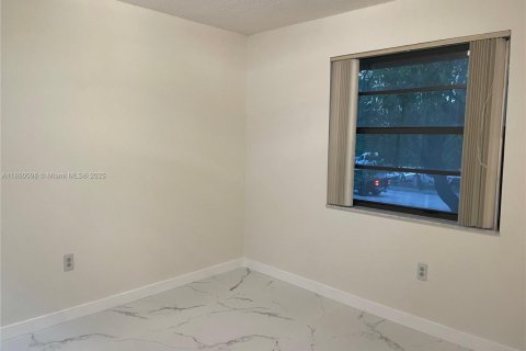 Condo in Miami, Florida, 2 bedrooms  № 1889364 - photo 26