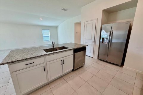 Villa ou maison à vendre à Haines City, Floride: 4 chambres, 184.23 m2 № 2429349 - photo 4