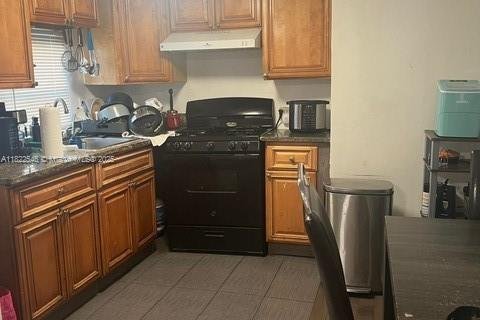 Apartamento en alquiler en Miami, Florida, 1 dormitorio, 870.77 m2 № 1938254 - foto 9