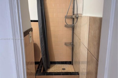 Снять в аренду коммерческую недвижимость в Холливуд, Флорида 270.44м2, № 2064605 - фото 17