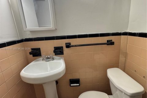 Снять в аренду коммерческую недвижимость в Холливуд, Флорида 270.44м2, № 2064605 - фото 19