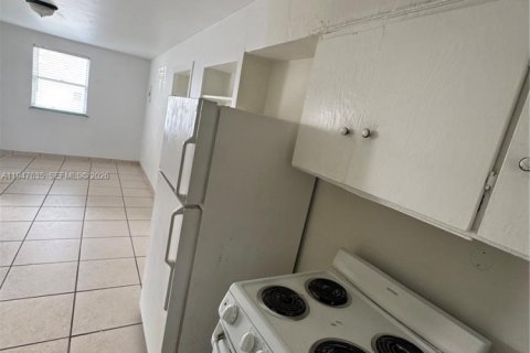 Снять в аренду коммерческую недвижимость в Холливуд, Флорида 270.44м2, № 2064605 - фото 11