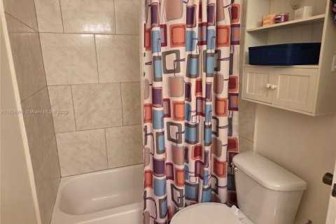 Купить кондоминиум в Дорал, Флорида 3 спальни, 104.05м2, № 1807807 - фото 11