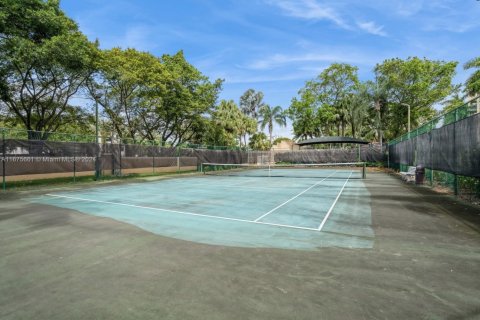 Condo in Aventura, Florida, 3 bedrooms  № 1399903 - photo 27