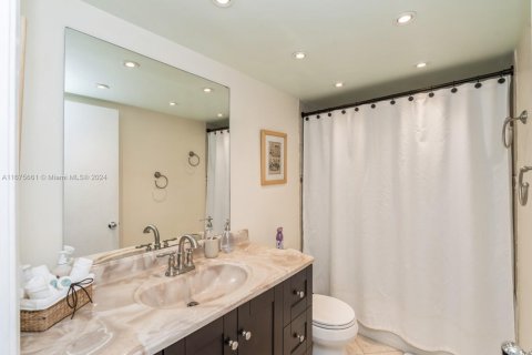 Condo in Aventura, Florida, 3 bedrooms  № 1399903 - photo 20