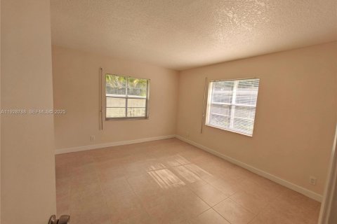 Condominio en alquiler en Coral Springs, Florida, 2 dormitorios, 74.79 m2 № 1992242 - foto 18