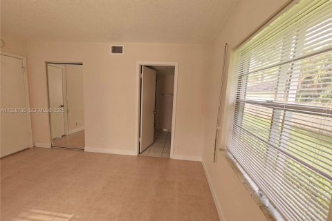 Condominio en alquiler en Coral Springs, Florida, 2 dormitorios, 74.79 m2 № 1992242 - foto 20