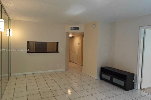 Condominio en alquiler en Coral Springs, Florida, 2 dormitorios, 74.79 m2 № 1992242 - foto 15