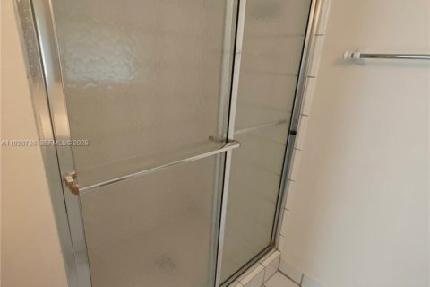 Condominio en alquiler en Coral Springs, Florida, 2 dormitorios, 74.79 m2 № 1992242 - foto 23