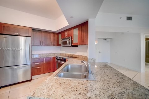 Condo in Aventura, Florida, 2 bedrooms  № 2046734 - photo 10