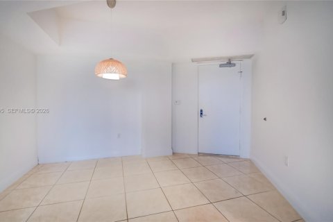 Condo in Aventura, Florida, 2 bedrooms  № 2046734 - photo 14