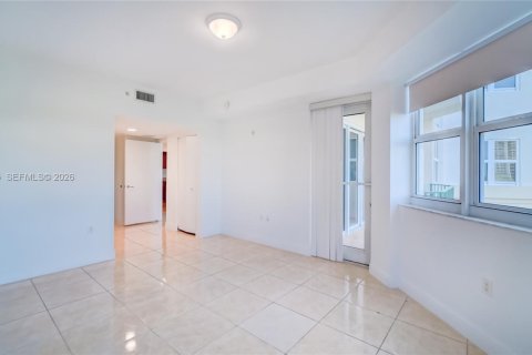 Condo in Aventura, Florida, 2 bedrooms  № 2046734 - photo 17