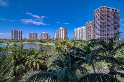 Condo in Aventura, Florida, 2 bedrooms  № 2046734