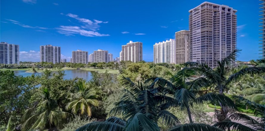 Condo in Aventura, Florida, 2 bedrooms  № 2046734