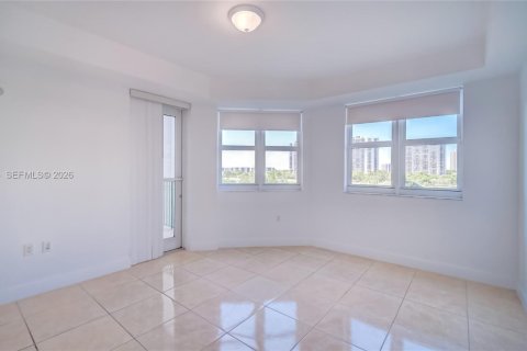 Condo in Aventura, Florida, 2 bedrooms  № 2046734 - photo 16