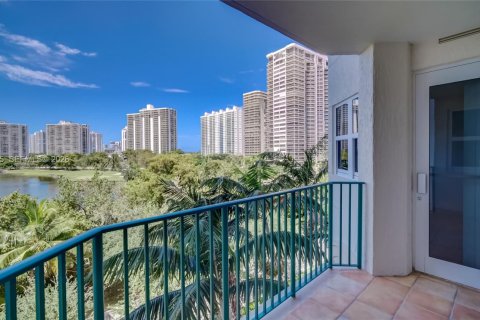 Condo in Aventura, Florida, 2 bedrooms  № 2046734 - photo 2