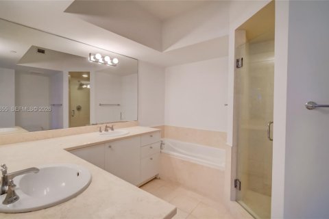 Condo in Aventura, Florida, 2 bedrooms  № 2046734 - photo 20