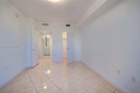 Condo in Aventura, Florida, 2 bedrooms  № 2046734 - photo 24