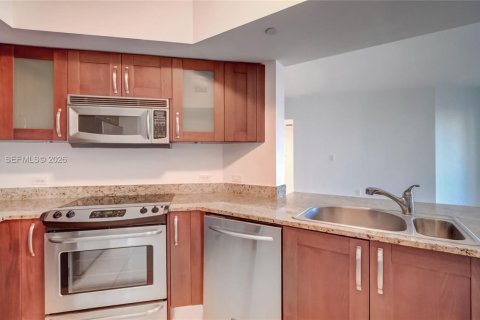 Condo in Aventura, Florida, 2 bedrooms  № 2046734 - photo 9