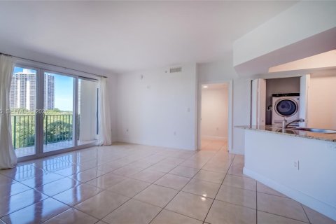 Condo in Aventura, Florida, 2 bedrooms  № 2046734 - photo 6