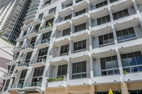 Condo in Miami, Florida, 1 bedroom  № 2081573 - photo 28