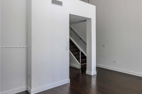 Condo in Miami, Florida, 1 bedroom  № 2081573 - photo 20