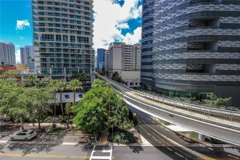 Condo in Miami, Florida, 1 bedroom  № 2081573 - photo 11