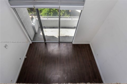 Condo in Miami, Florida, 1 bedroom  № 2081573 - photo 5