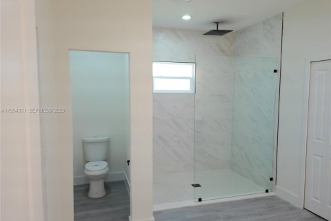 House in Palm Bay, Florida 4 bedrooms, 171.87 sq.m. № 2055924 - photo 22