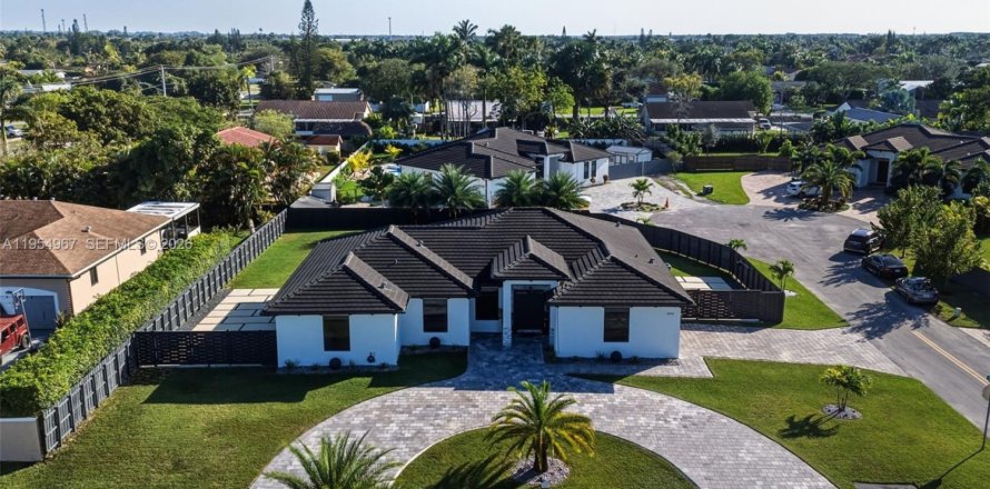 Villa ou maison à Homestead, Floride 4 chambres, 241.45 m2 № 2153371