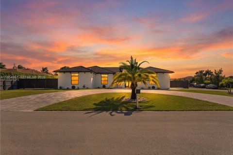 Villa ou maison à vendre à Homestead, Floride: 4 chambres, 241.45 m2 № 2153371 - photo 2