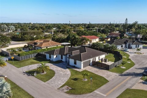 Villa ou maison à vendre à Homestead, Floride: 4 chambres, 241.45 m2 № 2153371 - photo 3